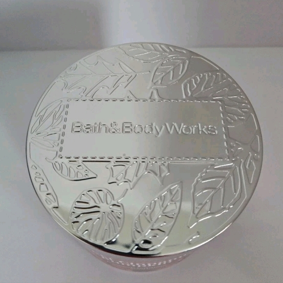 Bath & Body Works Sweet Cinnamon Pumpkin Candle - Picture 2 of 3